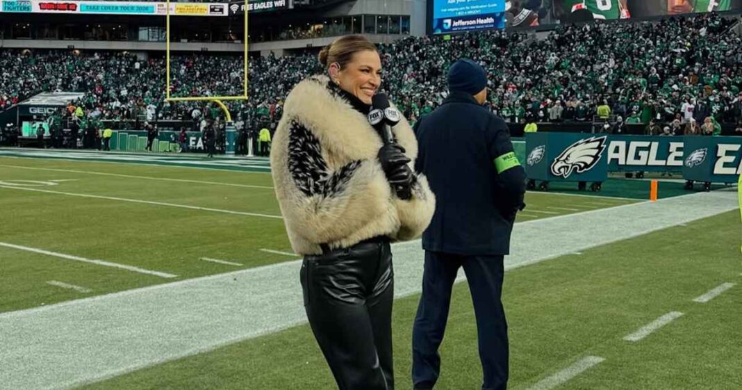 Erin Andrews Rocks Another Fur Coat During NFC Championship Game